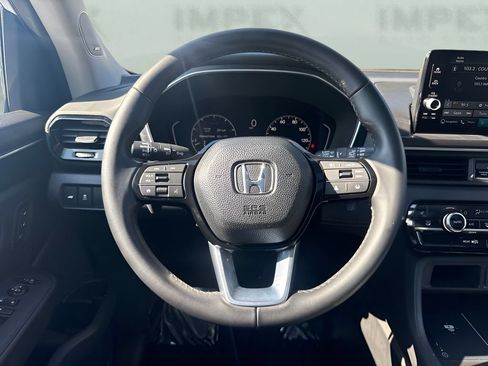 Used 2023 Honda Pilot Touring image 17
