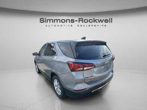 Used 2023 Chevrolet Equinox LT image 4
