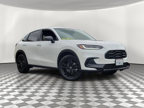 Certified 2026 Honda HR-V Sport image 2