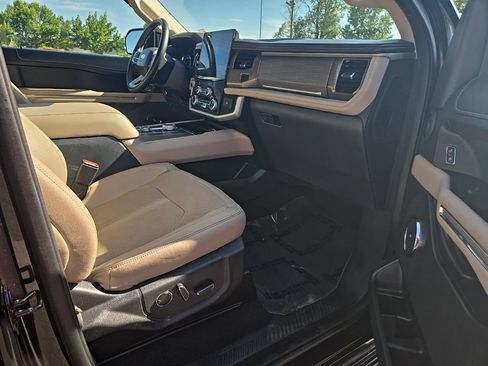 Used 2024 Ford Expedition Max Limited AWD/4WD image 30