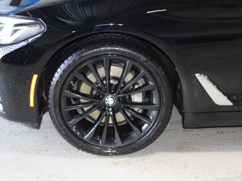 Used 2023 BMW 530i xDrive w/ Convenience Package image 6