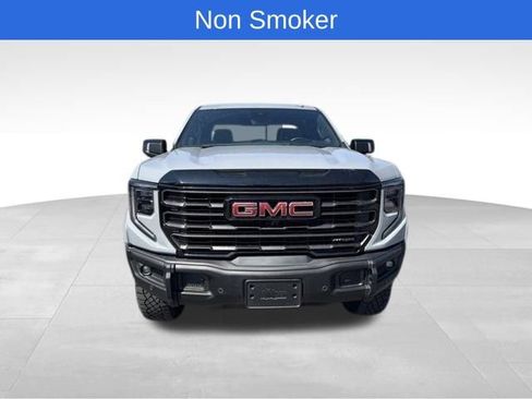 Used 2024 GMC Sierra 1500 AT4X image 12