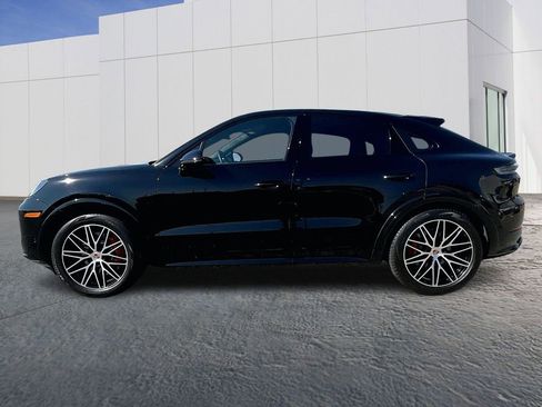 New 2026 Porsche Cayenne GTS image 2