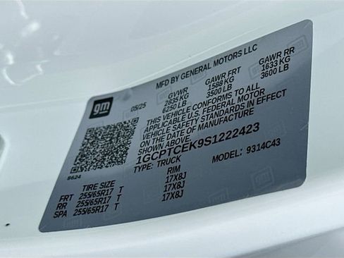 New 2025 Chevrolet Colorado LT w/ LT Convenience Package image 31