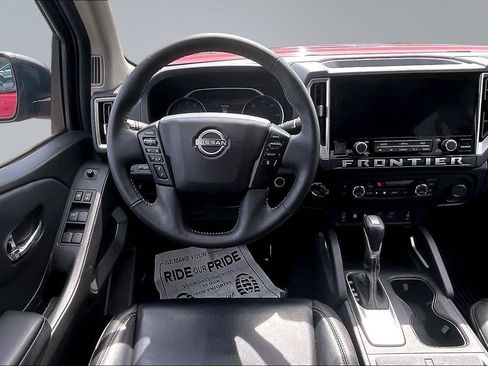 Certified 2025 Nissan Frontier SL AWD/4WD image 5