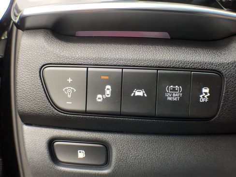 Used 2022 Kia Niro LXS image 30