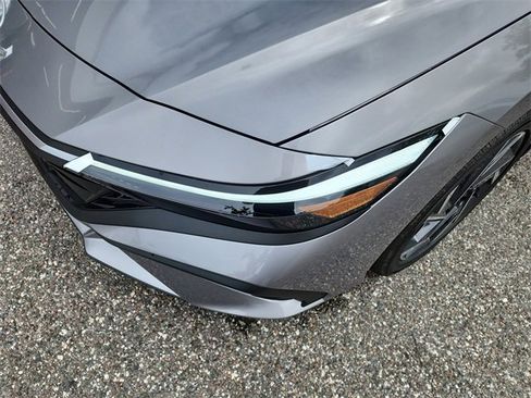 New 2025 Hyundai Elantra SEL image 6