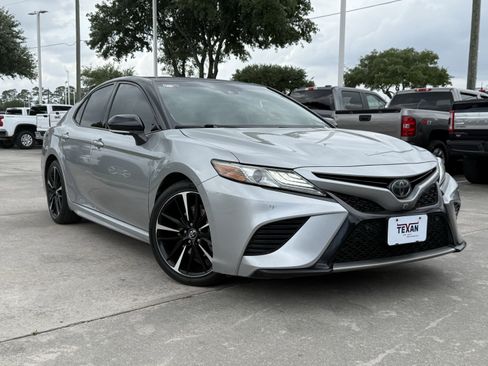 Used 2018 Toyota Camry XSE w/ Driver Assist Package image 2
