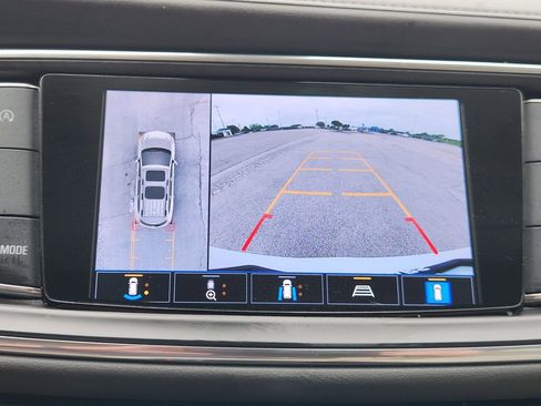 Used 2022 Buick Enclave Avenir w/ Avenir Technology Package FWD image 18
