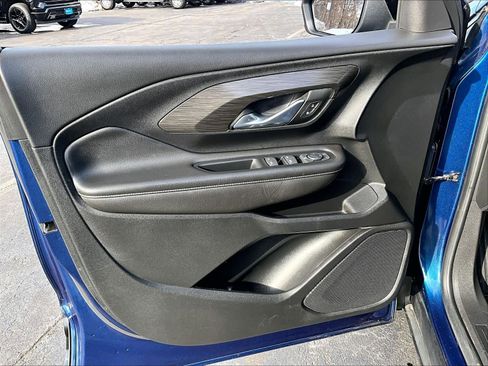 Used 2022 GMC Terrain SLE w/ Driver Convenience Package image 9