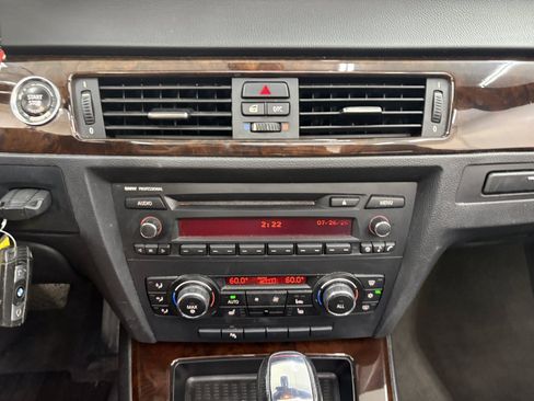 Used 2011 BMW 328i Convertible RWD image 17