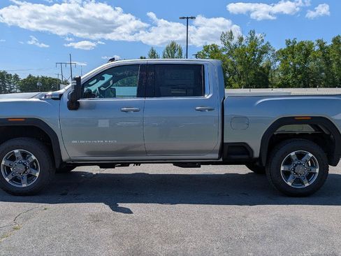 New 2026 GMC Sierra 2500 SLE w/ SLE Value Package; AWD/4WD image 5