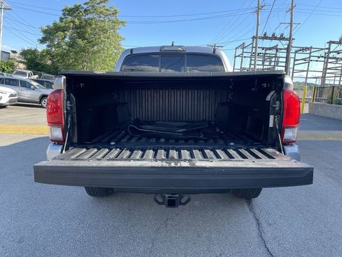 Used 2019 Toyota Tacoma SR w/ SR Convenience Package AWD/4WD image 13
