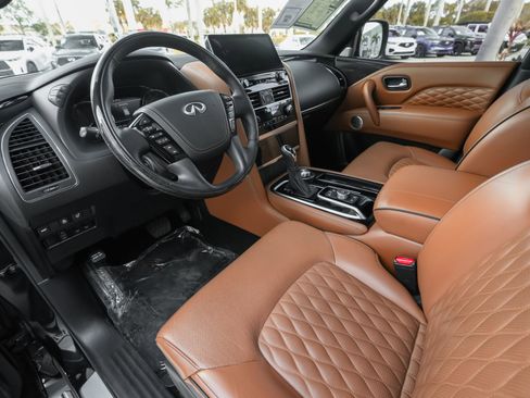 Used 2024 INFINITI QX80 Sensory image 6