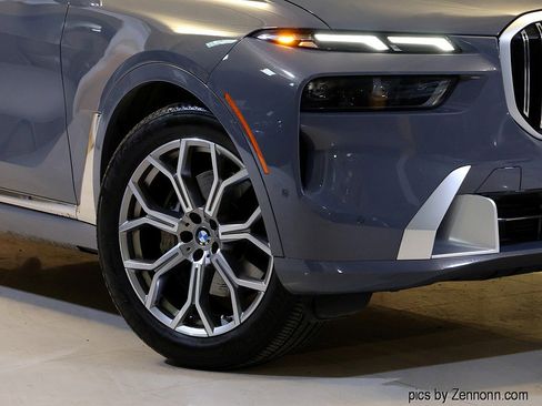 Certified 2023 BMW X7 xDrive40i w/ Premium Package image 3