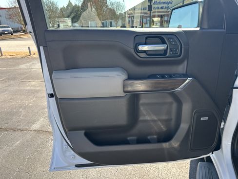 Certified 2022 GMC Sierra 1500 SLT w/ SLT Premium Plus Package image 11
