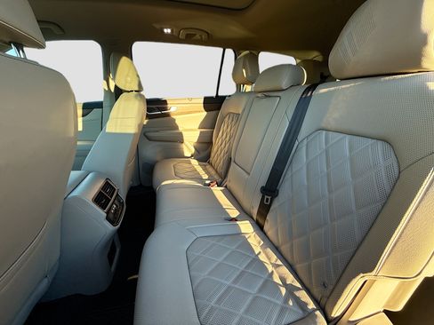 New 2026 Volkswagen Atlas SEL Premium R-Line image 21