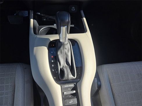 Used 2023 Honda HR-V LX image 19