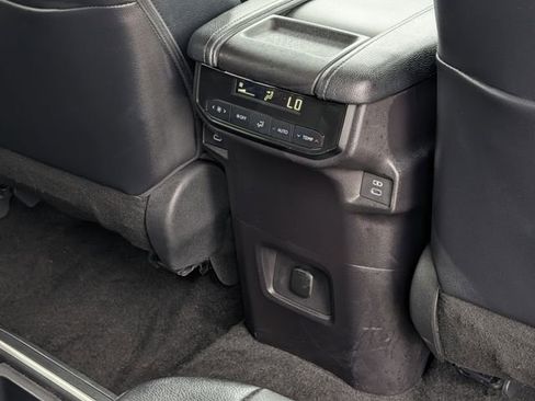 Used 2025 Toyota Grand Highlander XLE image 35
