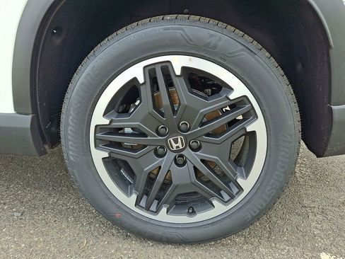 New 2026 Honda Pilot Touring image 5