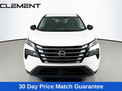 Used 2024 Nissan Rogue S image 2