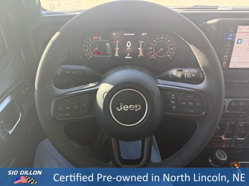 Used 2025 Jeep Wrangler Unlimited Rubicon w/ XTREMEE 35" Tire Package image 12