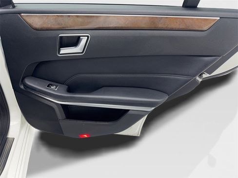 Used 2014 Mercedes-Benz E 350 Sedan image 41