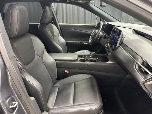 Used 2023 Lexus RX 350 w/ Cold Area Package image 33