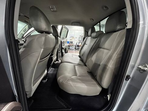 Used 2019 Toyota Tacoma SR5 AWD/4WD image 12