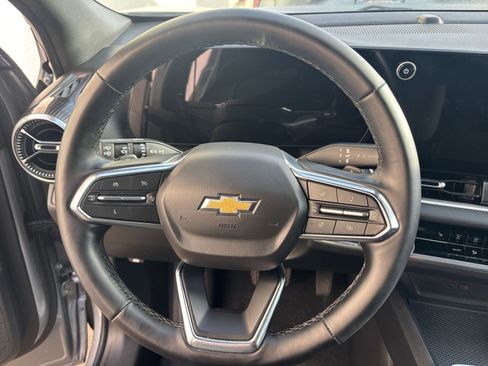 Used 2025 Chevrolet Equinox LT image 28