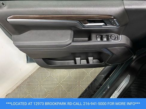 Used 2025 Chevrolet Silverado 1500 LT AWD/4WD image 9