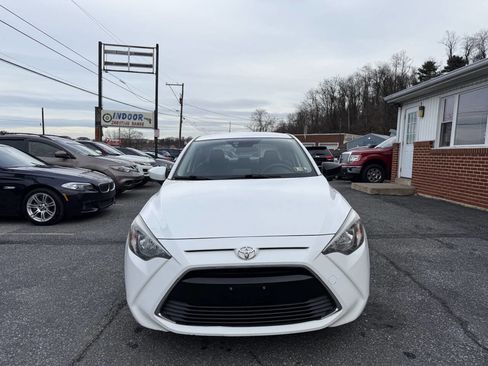 Used 2017 Toyota Yaris iA image 3