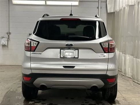 Certified 2018 Ford Escape SE image 4