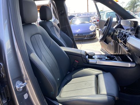 Used 2020 Mercedes-Benz GLB 250 4MATIC w/ Premium Package image 23
