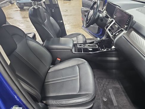 Certified 2023 Kia Sorento SX AWD/4WD image 10