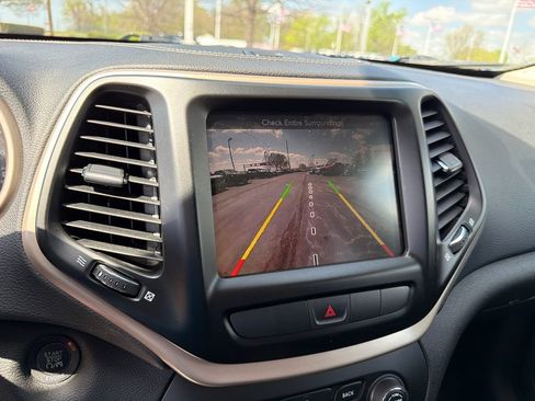 Used 2014 Jeep Cherokee Limited FWD image 27