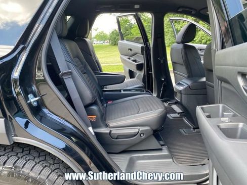 Used 2025 Nissan Pathfinder Rock Creek AWD/4WD image 34