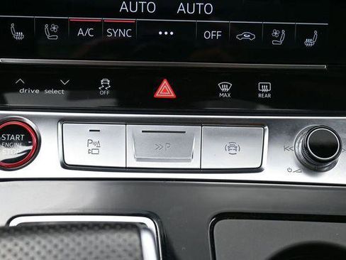 Used 2023 Audi RS 6 AWD/4WD image 25