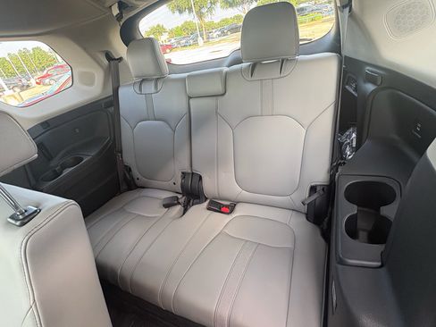Certified 2025 Honda Pilot Touring image 31