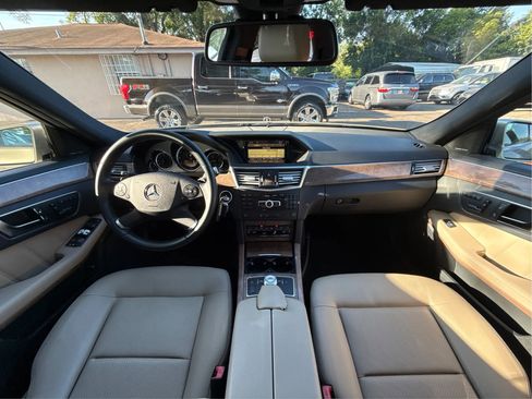 Used 2012 Mercedes-Benz E 350 4MATIC Sedan image 26