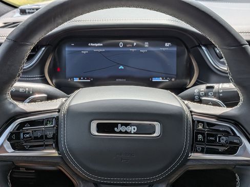 Used 2023 Jeep Grand Cherokee Overland w/ Adv Protech Group III image 21