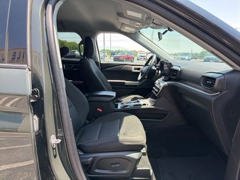 Certified 2024 Ford Explorer XLT w/ Class IV Trailer Tow Package AWD/4WD image 23