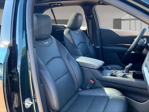 Used 2025 Cadillac XT4 Sport AWD/4WD image 7