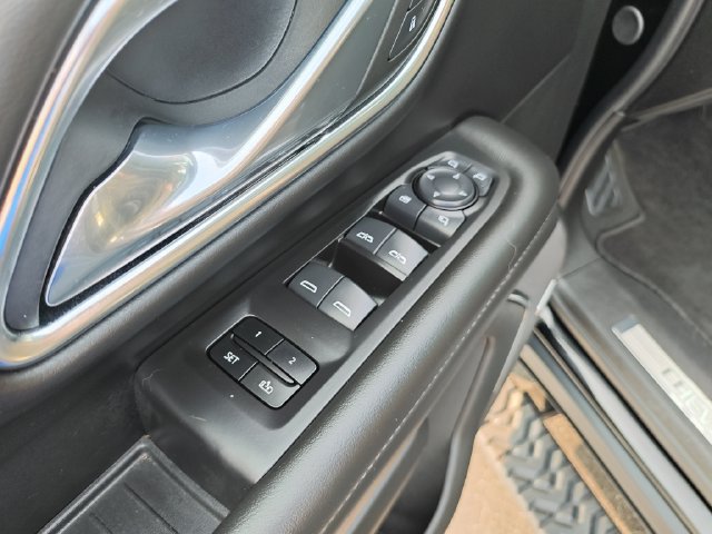 Used 2024 Chevrolet Tahoe Z71 w/ Luxury Package AWD/4WD image 11