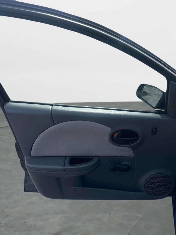 Used 2005 Saturn ION Level 2 FWD image 16