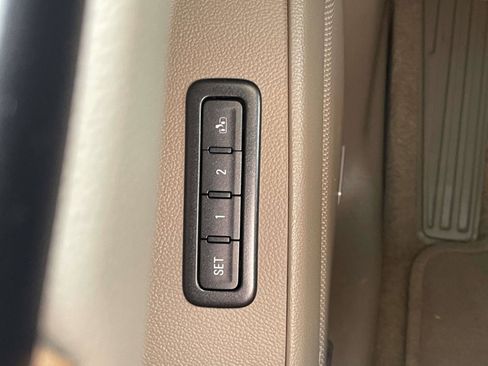 Used 2018 Chevrolet Tahoe Premier AWD/4WD image 14