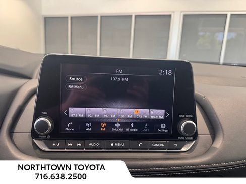 Used 2025 Nissan Rogue SV AWD/4WD image 8