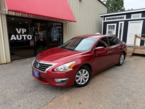 Used 2015 Nissan Altima 2.5 S w/ Power Driver Seat Package FWD image 1