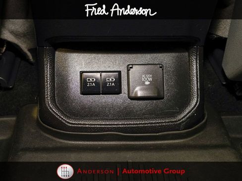 Used 2021 Toyota Highlander Limited AWD/4WD image 8