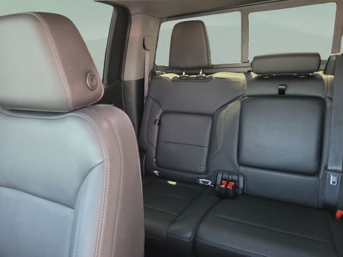Used 2022 Chevrolet Silverado 1500 RST w/ Convenience Package II AWD/4WD image 8